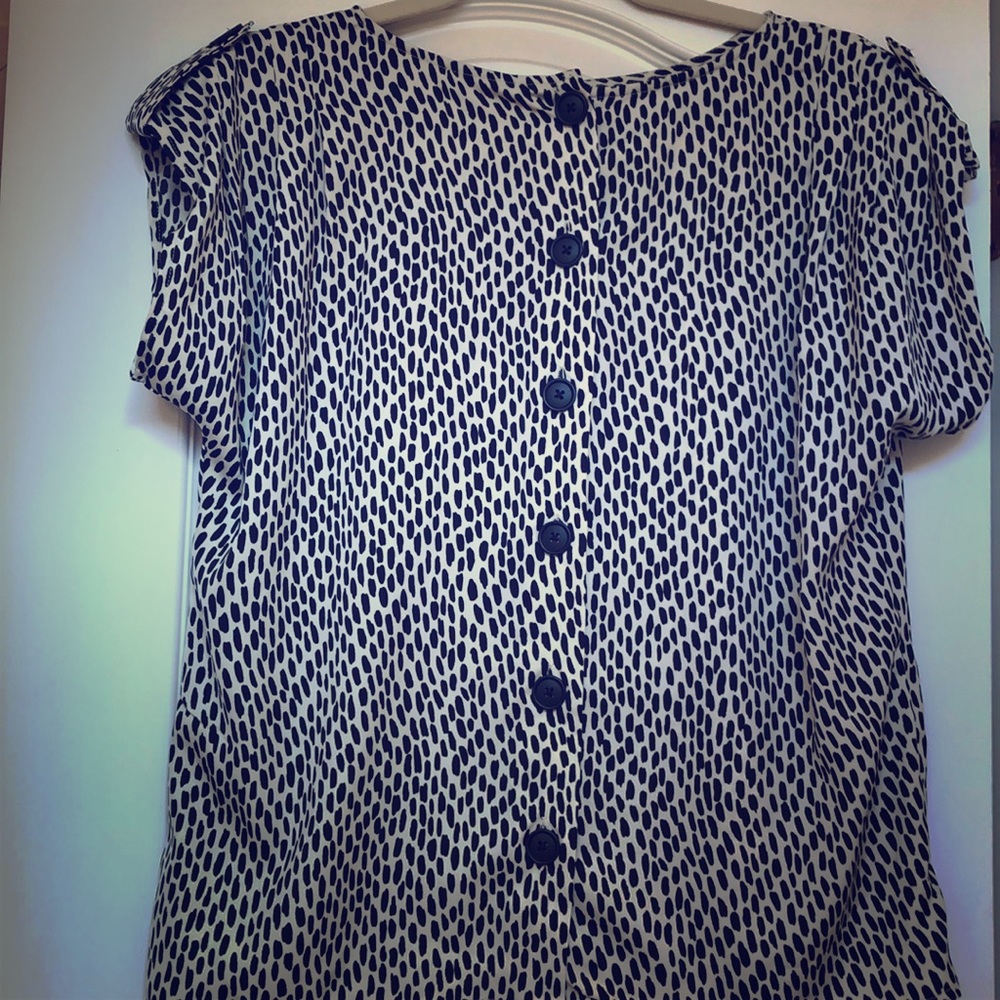 Back buttoned boxy blouse